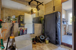 Garage- click for photo gallery